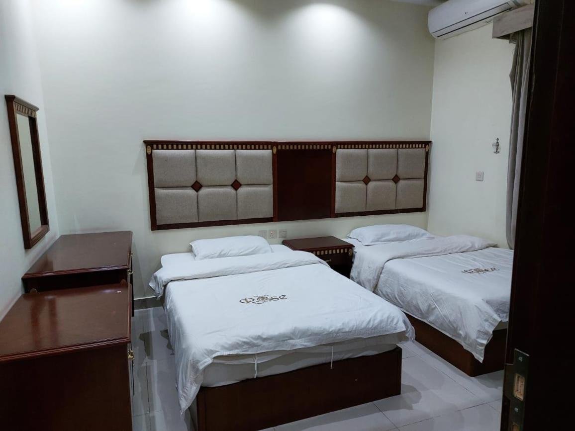 مجموعة شقق ديرزت روز ايجار شهري سنوي